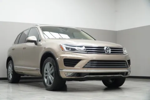 More photos of 2015 Volkswagen Touareg V6 TDI at Carvilla, GA