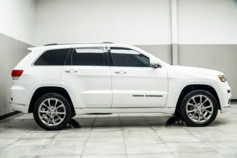 Another view of 2019 Jeep Grand Cherokee Summit for sale in Kennesaw, GA at Carvilla
