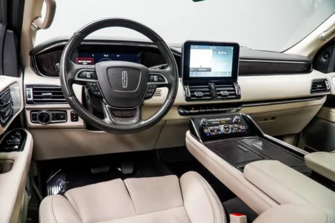 More photos of 2021 Lincoln Navigator Reserve at Carvilla, GA
