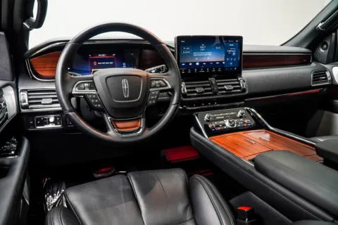 More photos of 2024 Lincoln Navigator L Reserve at Carvilla, GA