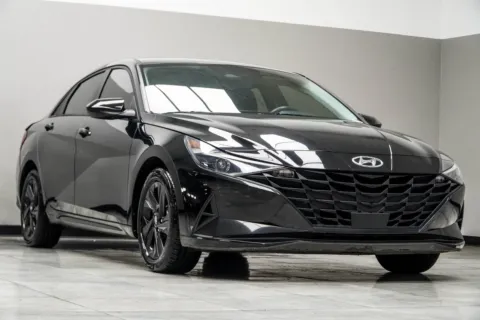 More photos of 2021 Hyundai Elantra SEL at Carvilla, GA