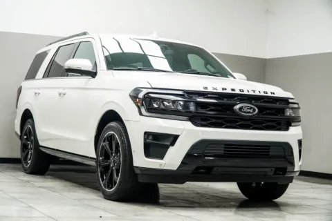 More photos of 2022 Ford Expedition Limited at Carvilla, GA