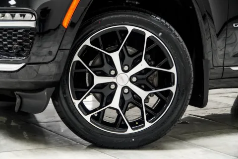 Another view of 2022 Jeep Grand Cherokee Summit for sale in Kennesaw, GA at Carvilla