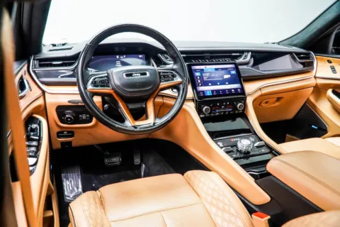 More photos of 2022 Jeep Grand Cherokee Summit at Carvilla, GA