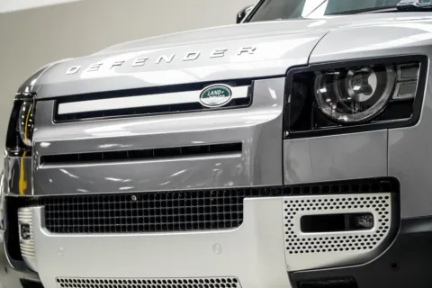 Photos of 2020 Land Rover Defender 110 SE for sale in Kennesaw, GA at Carvilla