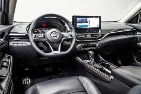 More photos of 2023 Nissan Altima 2.5 SR at Carvilla, GA