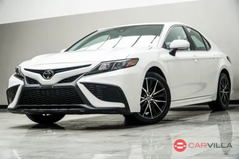 White 2024 Toyota Camry SE for sale in Kennesaw, GA