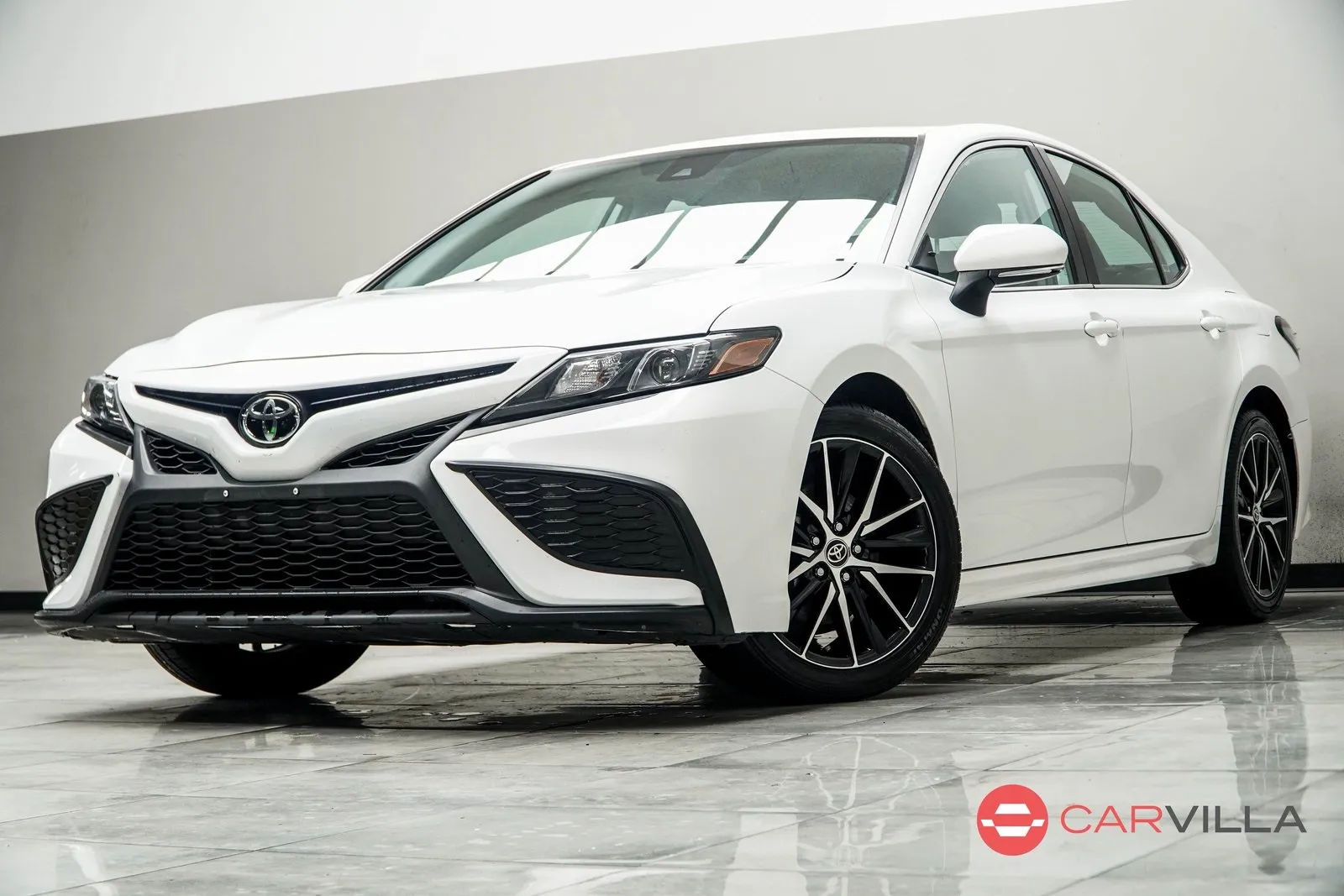 White 2024 Toyota Camry SE for sale in Kennesaw, GA