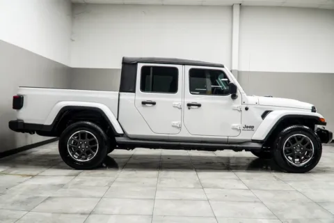 More photos of 2023 Jeep Gladiator Overland at Carvilla, GA