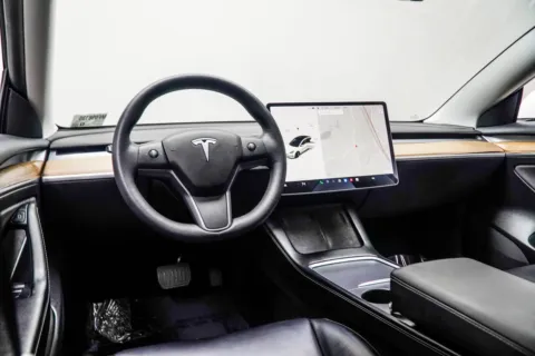 More photos of 2021 Tesla Model 3 Standard Range Plus at Carvilla, GA