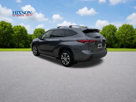 More photos of 2021 Toyota Highlander XLE at Hixson Toyota, LA