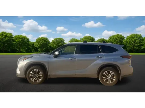 More photos of 2024 Toyota Highlander XLE at Hixson Toyota, LA