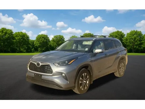 Another view of 2024 Toyota Highlander XLE for sale in Deridder, LA at Hixson Toyota