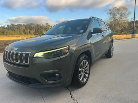 Photos of 2021 Jeep Cherokee Latitude Plus for sale in Deridder, LA at Hixson Toyota