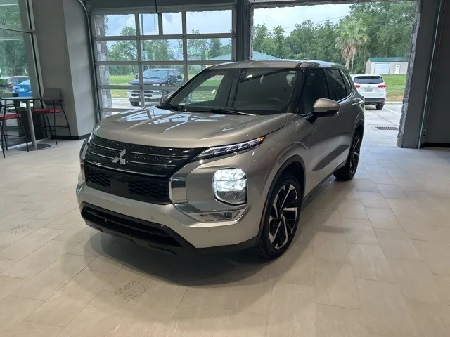 Silver 2024 Mitsubishi Outlander SE for sale in Deridder, LA