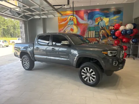 More photos of 2022 Toyota Tacoma Limited at Hixson Toyota, LA