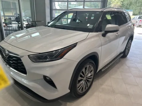 Brown 2022 Toyota Highlander Platinum for sale in Deridder, LA
