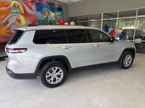 More photos of 2022 Jeep Grand Cherokee L Limited at Hixson Toyota, LA