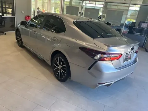 More photos of 2022 Toyota Camry SE at Hixson Toyota, LA