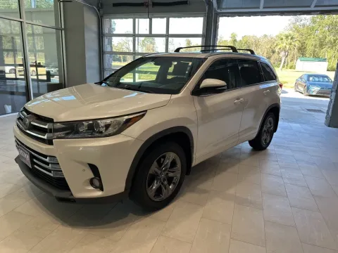 White 2018 Toyota Highlander Limited Platinum for sale in Deridder, LA