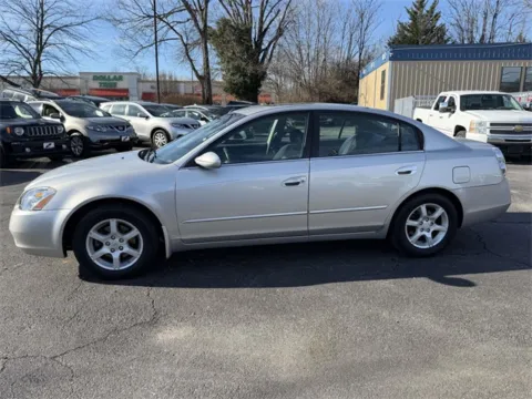 Photos of 2003 Nissan Altima 2.5 S for sale in Frederick, MD at Hi Lo Auto Sales - Frederick - Route 40