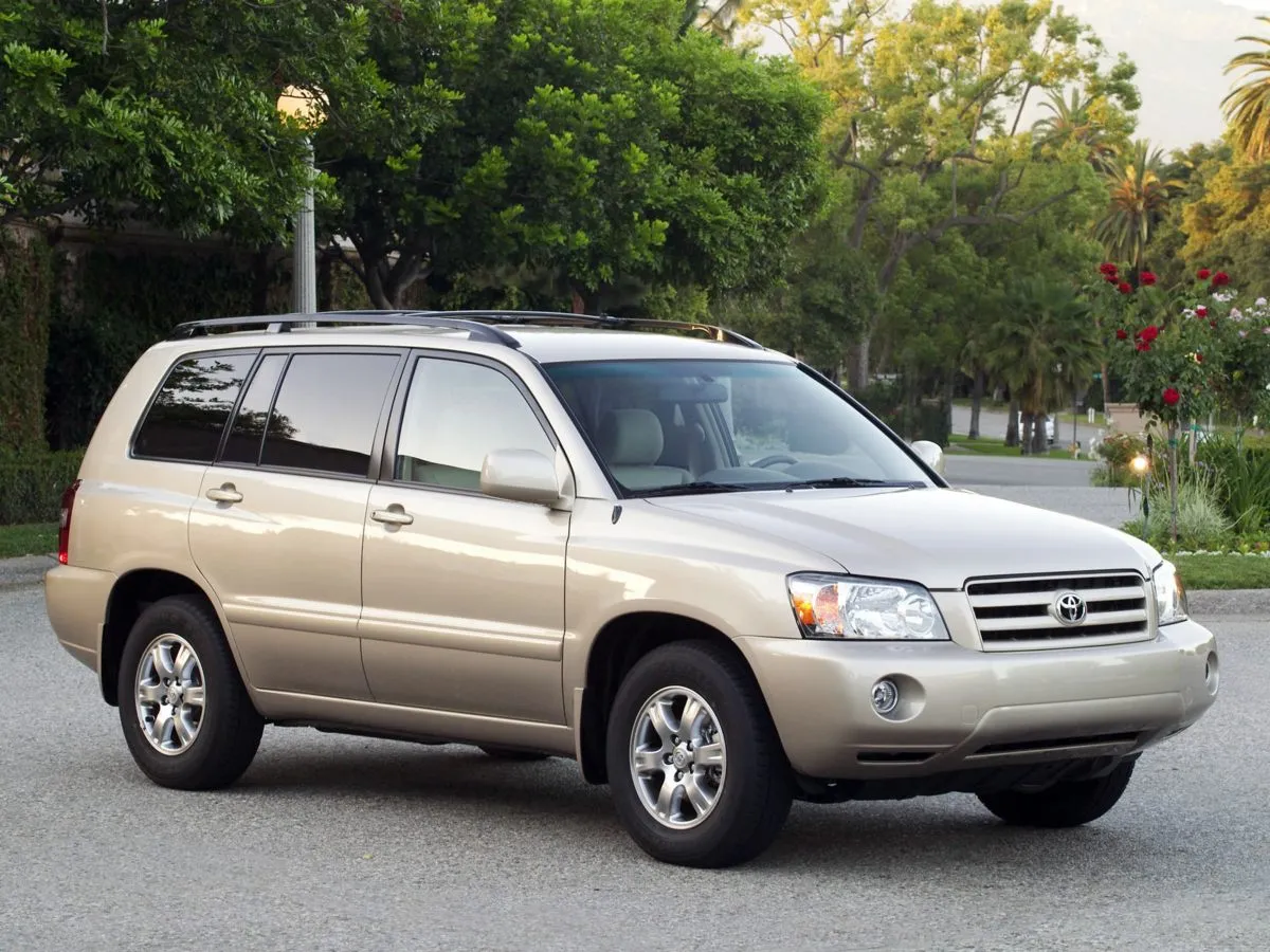2005 Toyota Highlander Base's photo
