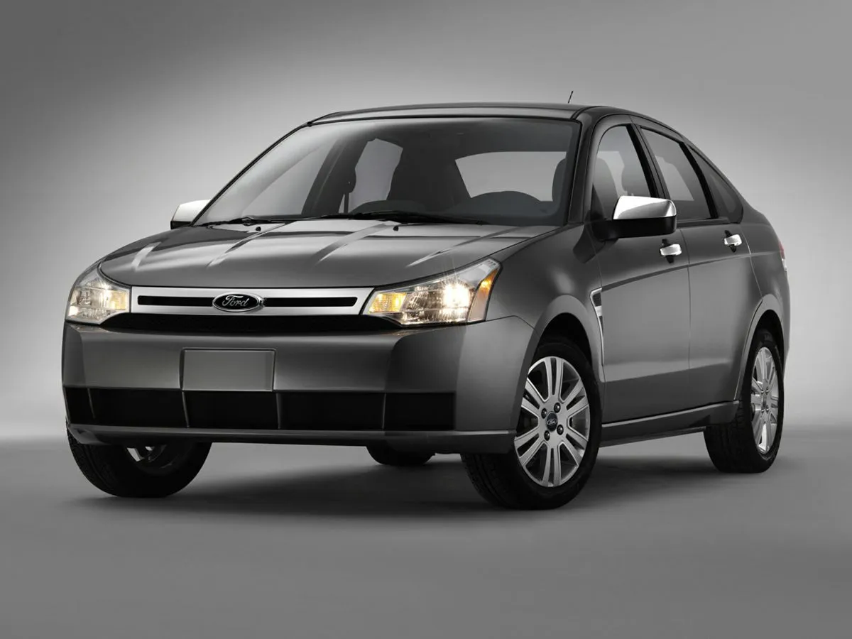 2010 Ford Focus SE's photo