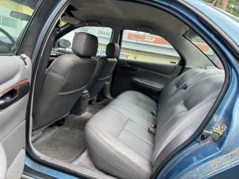 More photos of 1993 Chrysler Concorde at Hi Lo Auto Sales - Frederick - Route 40, MD