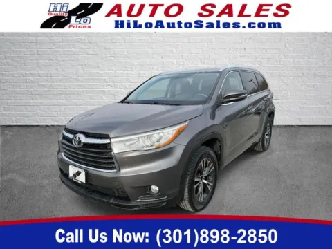 Beige 2016 Toyota Highlander XLE V6 for sale in Frederick, MD