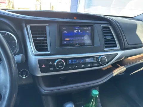 More photos of 2016 Toyota Highlander XLE V6 at Hi Lo Auto Sales - Frederick - Route 40, MD