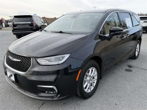 Photos of 2023 Chrysler Pacifica Touring L for sale in Frederick, MD at Hi Lo Auto Sales - Frederick - Route 40