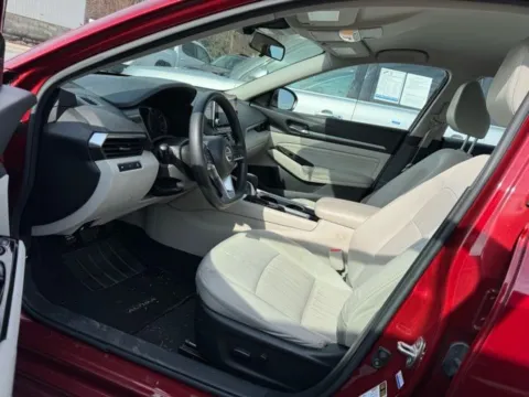 Photos of 2021 Nissan Altima 2.5 SV for sale in Frederick, MD at Hi Lo Auto Sales - Frederick - Route 40