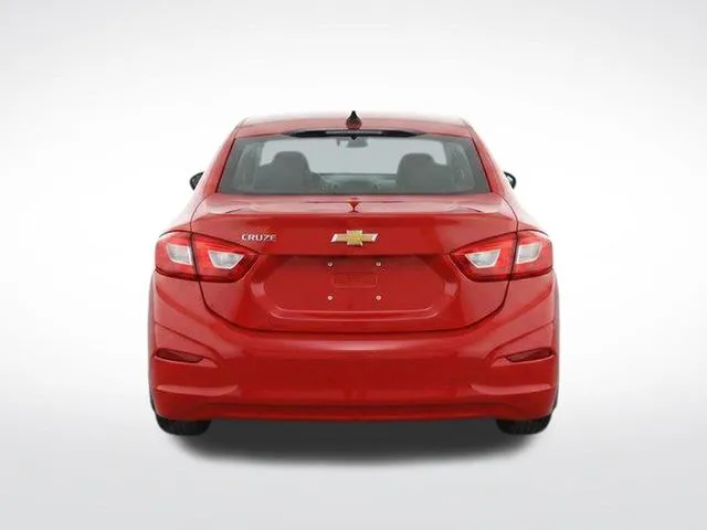 2017 Chevrolet Cruze LS - Photo 7