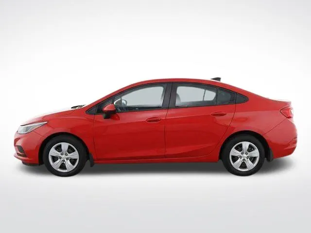 2017 Chevrolet Cruze LS - Photo 6