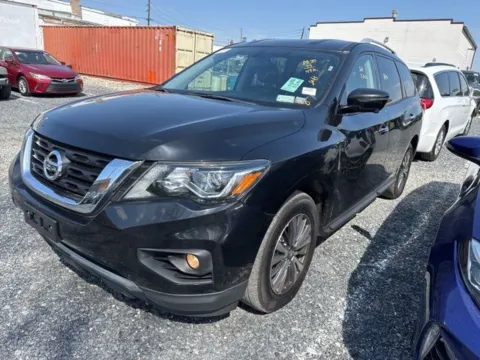 Black 2019 Nissan Pathfinder SL for sale in Frederick, MD