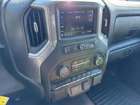 More photos of 2021 Chevrolet Equinox LT at Hi Lo Auto Sales - Frederick - Route 40, MD