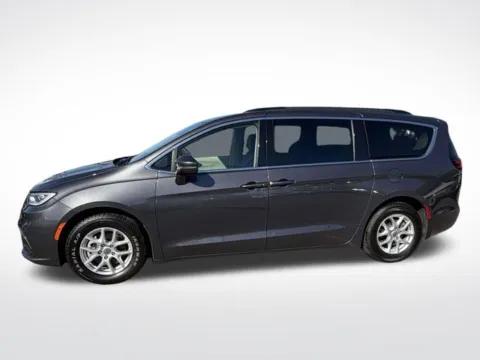 Photos of 2022 Chrysler Pacifica Touring L for sale in Frederick, MD at Hi Lo Auto Sales