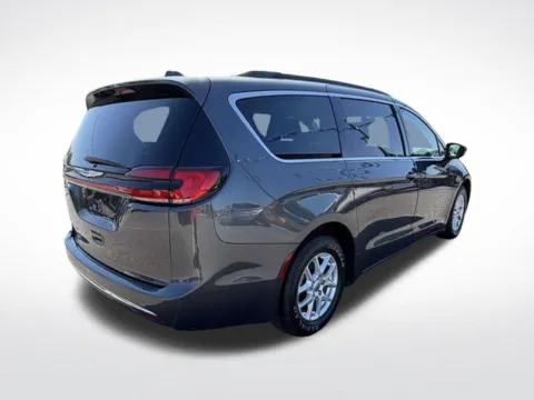 More photos of 2022 Chrysler Pacifica Touring L at Hi Lo Auto Sales, MD