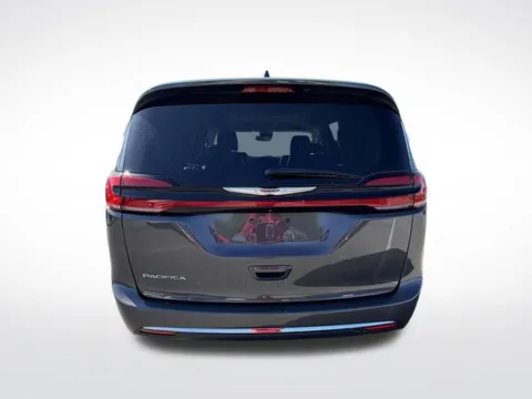 More photos of 2022 Chrysler Pacifica Touring L at Hi Lo Auto Sales, MD