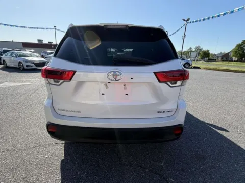 More photos of 2019 Toyota Highlander XLE at Hi Lo Auto Sales - Frederick - Route 40, MD