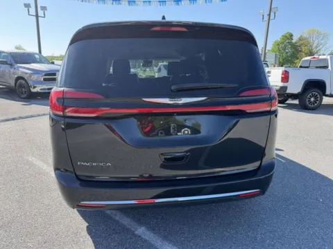 More photos of 2022 Chrysler Pacifica Touring L at Hi Lo Auto Sales, MD