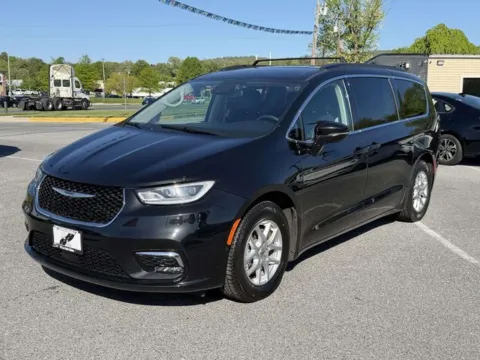 Black 2022 Chrysler Pacifica Touring L for sale in Frederick, MD