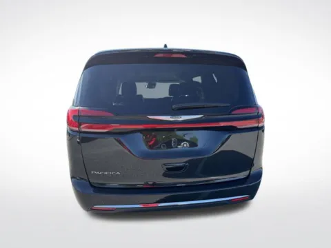 More photos of 2022 Chrysler Pacifica Touring L at Hi Lo Auto Sales, MD