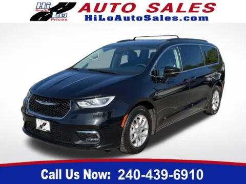 Black 2022 Chrysler Pacifica Touring L for sale in Frederick, MD