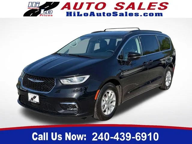 Black 2022 Chrysler Pacifica Touring L for sale in Frederick, MD