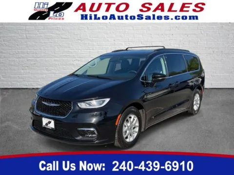 Black 2022 Chrysler Pacifica Touring L for sale in Frederick, MD