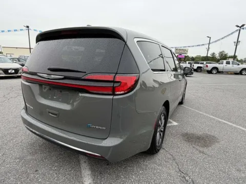 More photos of 2022 Chrysler Pacifica Hybrid Touring L at Hi Lo Auto Sales - Frederick - Route 40, MD