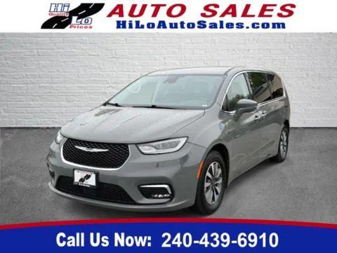 Gray 2022 Chrysler Pacifica Hybrid Touring L for sale in Frederick, MD
