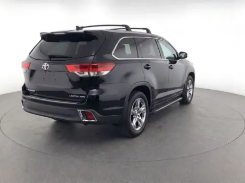 More photos of 2017 Toyota Highlander Limited Platinum at Hi Lo Auto Sales - Frederick - Route 40, MD