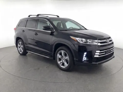 Photos of 2017 Toyota Highlander Limited Platinum for sale in Frederick, MD at Hi Lo Auto Sales - Frederick - Route 40